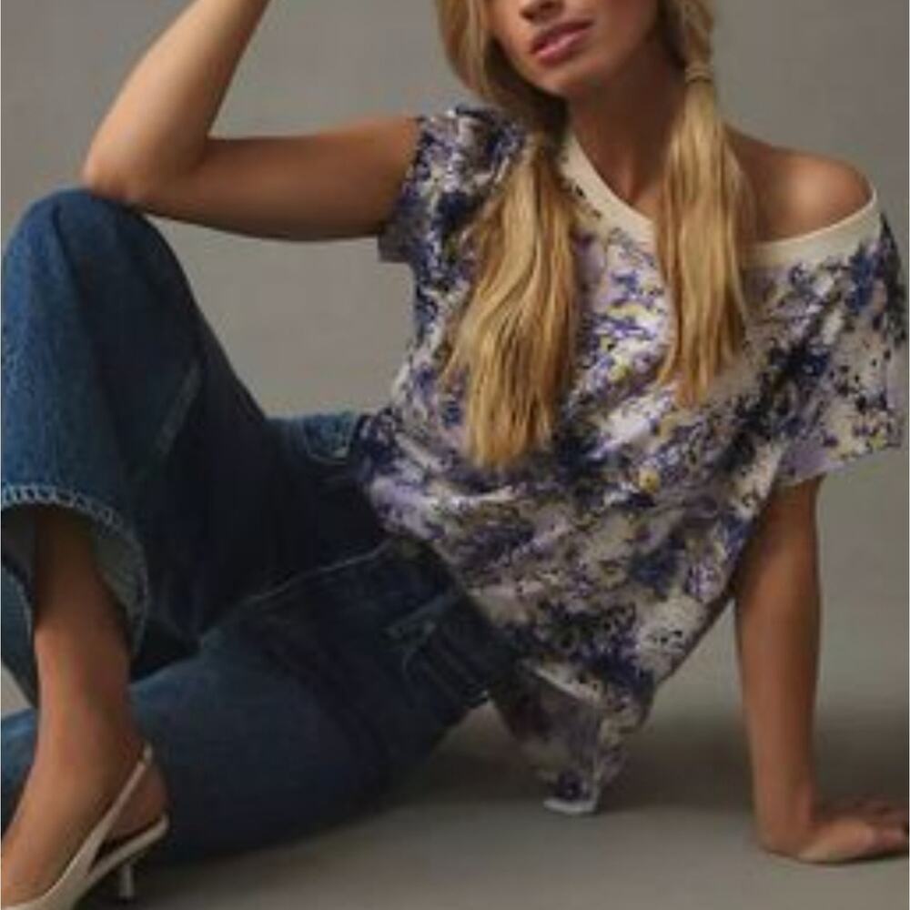 Anthropologie Graphic Abstract Purple Tee T-shirt - size small